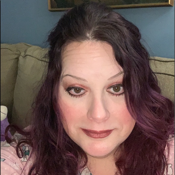 Meet your Posher, Kristie - Picture 2 of 2